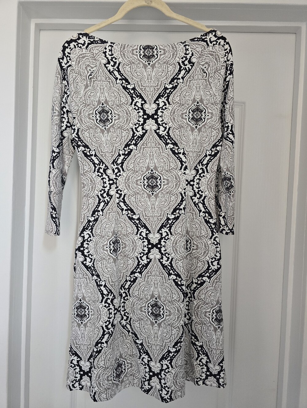 J. McLaughlin Black White Sheath Paisley Stretchy Office Sheath Dress Size XS - Picture 2 of 3